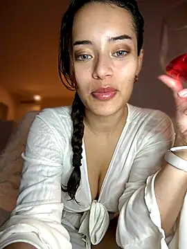 Snapshot of MistressBelleNoire chatting on December 4, 11:13 pm MistressBelleNoire online show from December 4, 11:13 pm
