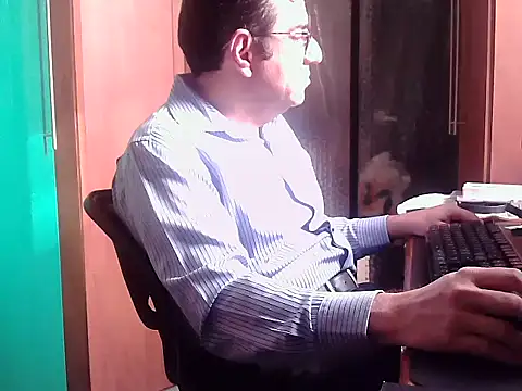 Snapshot of FernandoReuterG chatting on October 14, 3:02 pm FernandoReuterG online show from October 14, 3:02 pm