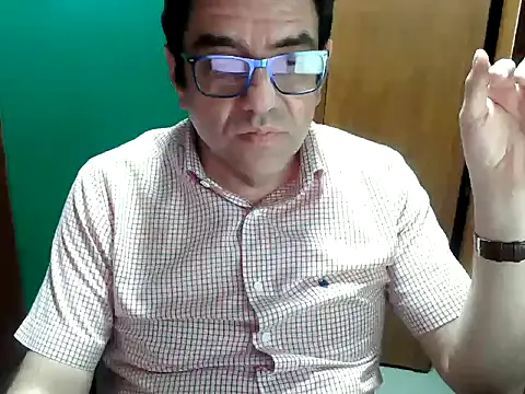 Snapshot of FernandoReuterG chatting on October 20, 1:28 am FernandoReuterG online show from October 20, 1:28 am