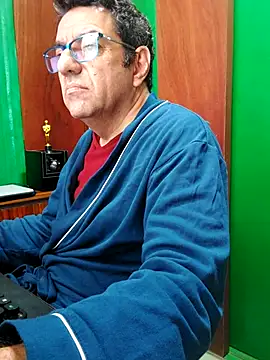 Snapshot of FernandoReuterG chatting on October 20, 1:55 pm FernandoReuterG online show from October 20, 1:55 pm
