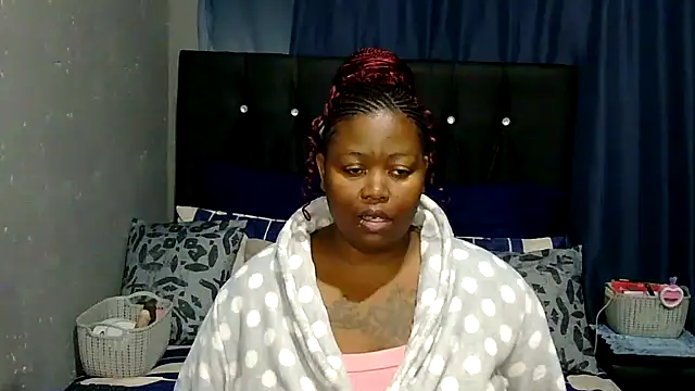 caramelbooty69 online show from May 15, 1:12 am