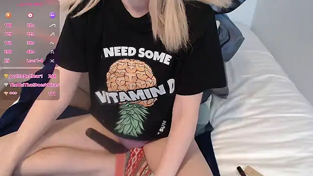 Snapshot of Agatha6969x chatting on October 26, 3:40 pm Agatha6969x online show from October 26, 3:40 pm