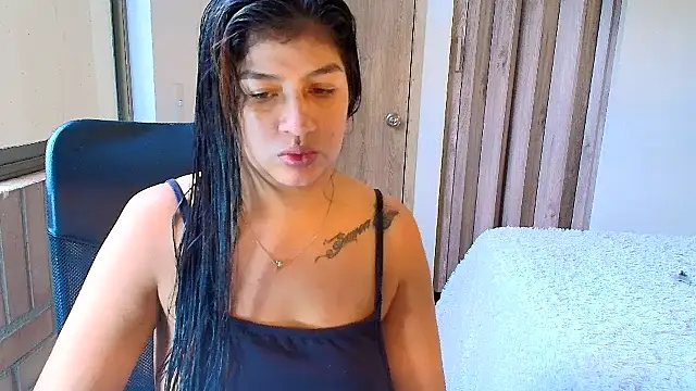 sara2520 online show from October 15, 7:36 pm