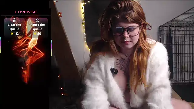 Yukinky online show from October 21, 6:30 pm