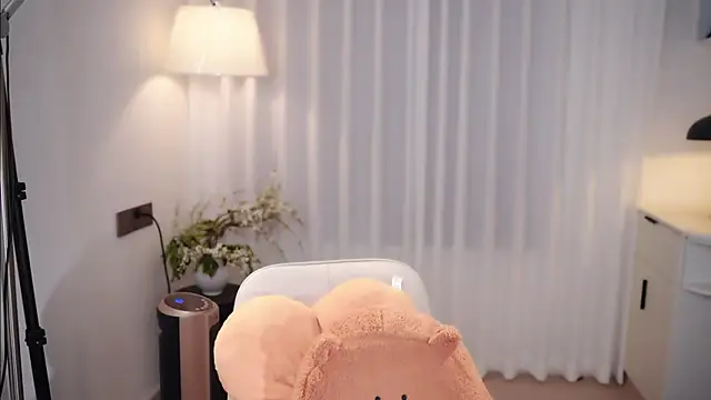 Ocean--Lili online show from November 18, 2:43 pm