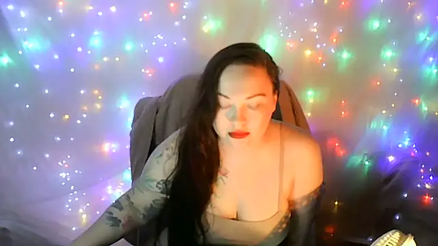 Victoria Marks online show from June 30, 10:55 pm