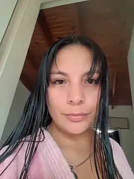 Snapshot of ZaraHoney chatting on March 1, 8:10 pm ZaraHoney online show from March 1, 8:10 pm