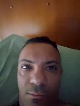 Snapshot of guachin_hunk chatting on February 15, 2:47 pm guachin hunk online show from February 15, 2:47 pm