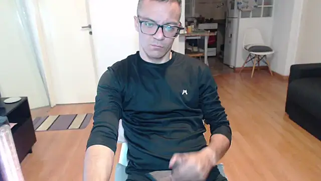 Snapshot of guachin_hunk chatting on May 4, 5:25 am guachin hunk online show from May 4, 5:25 am