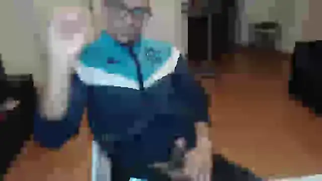 Snapshot of guachin_hunk chatting on May 30, 4:20 am guachin hunk online show from May 30, 4:20 am