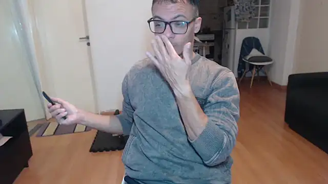 Snapshot of guachin_hunk chatting on June 3, 2:03 am guachin hunk online show from June 3, 2:03 am