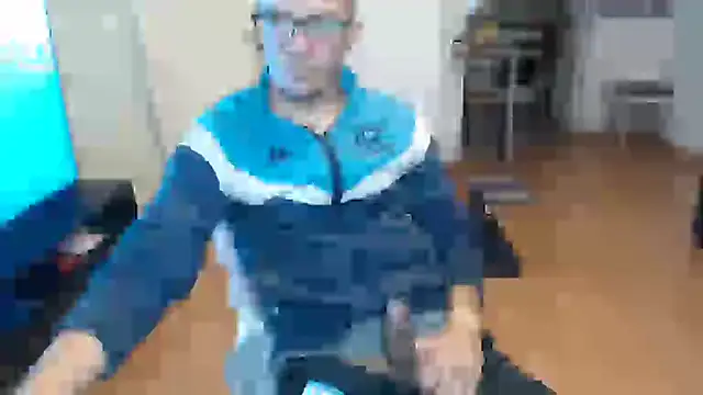 Snapshot of guachin_hunk chatting on June 5, 6:57 pm guachin hunk online show from June 5, 6:57 pm