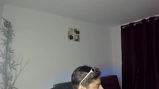 Snapshot of Giordano_Russo chatting on December 12, 4:37 am Giordano Russo online show from December 12, 4:37 am