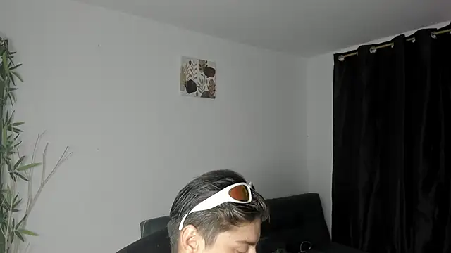 Snapshot of Giordano_Russo chatting on December 13, 4:54 am Giordano Russo online show from December 13, 4:54 am