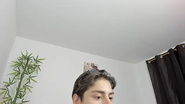 Snapshot of Giordano_Russo chatting on January 8, 11:19 pm Giordano Russo online show from January 8, 11:19 pm