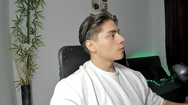 Snapshot of Giordano_Russo chatting on January 23, 4:59 pm Giordano Russo online show from January 23, 4:59 pm