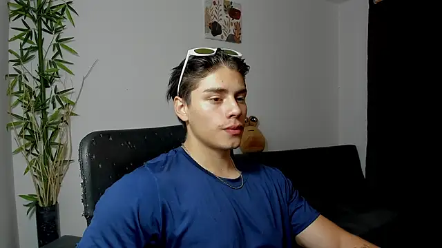 Snapshot of Giordano_Russo chatting on February 14, 2:50 am Giordano Russo online show from February 14, 2:50 am