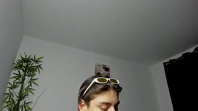 Snapshot of Giordano_Russo chatting on February 16, 11:16 pm Giordano Russo online show from February 16, 11:16 pm