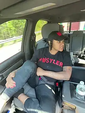 HaloRodeoLover2 online show from April 18, 3:05 pm