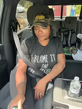 HaloRodeoLover2 online show from April 19, 7:05 pm