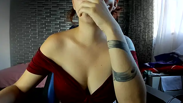 Snapshot of Ginger_Sweetty chatting on July 7, 10:58 pm Ginger Sweetty online show from July 7, 10:58 pm