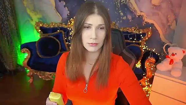 CassandraGood online show from April 11, 5:12 am