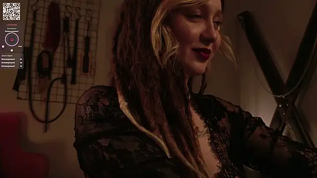 Snapshot of VortexProject chatting on October 10, 1:32 pm VortexProject online show from October 10, 1:32 pm