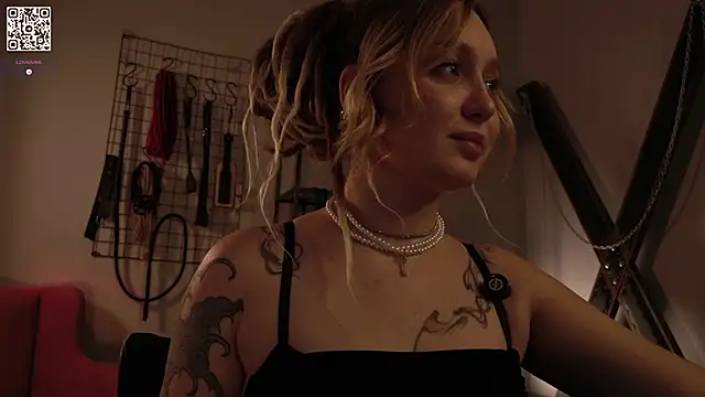 Snapshot of VortexProject chatting on October 12, 1:32 pm VortexProject online show from October 12, 1:32 pm