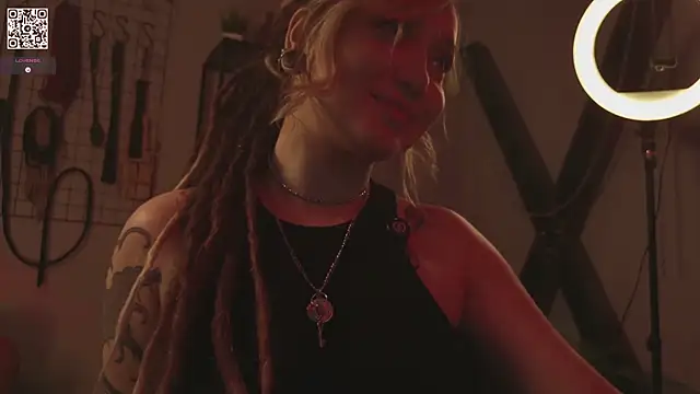 Snapshot of VortexProject chatting on October 17, 1:35 pm VortexProject online show from October 17, 1:35 pm