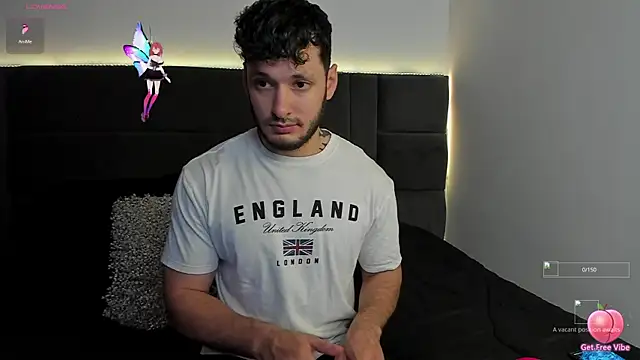 Snapshot of alejandro__2 chatting on October 22, 5:02 pm alejandro 2 online show from October 22, 5:02 pm