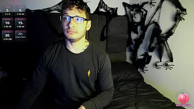 Snapshot of alejandro__2 chatting on November 2, 11:01 am alejandro 2 online show from November 2, 11:01 am