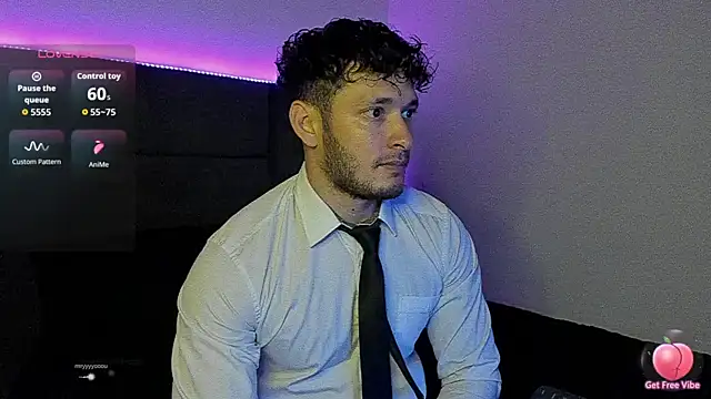 Snapshot of alejandro__2 chatting on December 1, 6:35 pm alejandro 2 online show from December 1, 6:35 pm