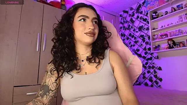 valenor  online show from June 3, 3:09 am