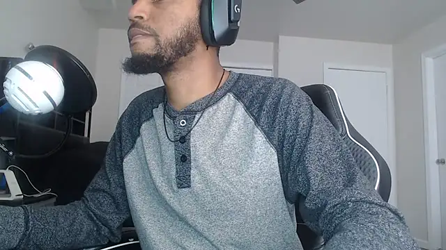 Snapshot of ChrisVacher chatting on March 15, 4:57 pm ChrisVacher online show from March 15, 4:57 pm