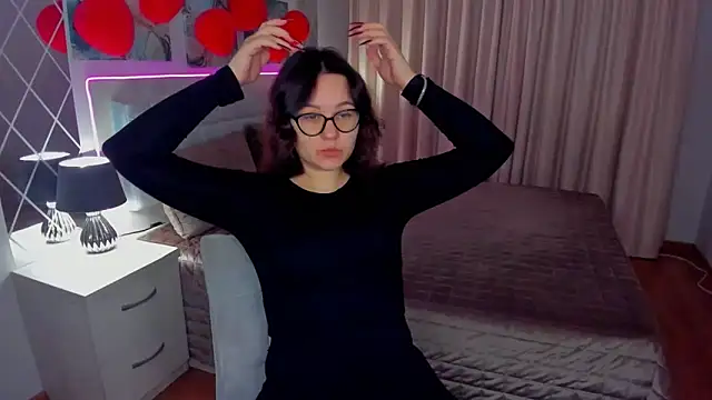 EsterLogan online show from March 7, 5:29 am