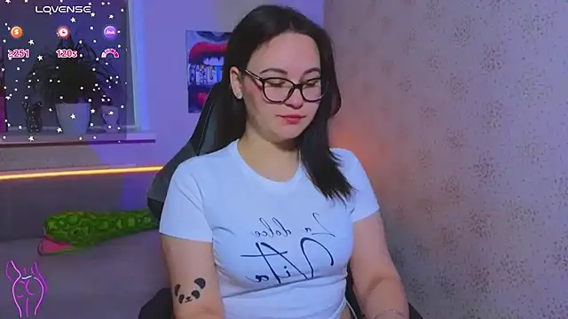 EsterLogan online show from October 19, 8:48 am