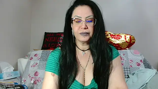 x  KHALEESI  x online show from December 14, 6:12 pm