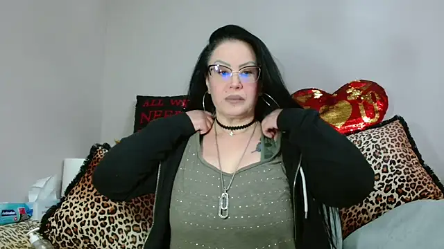 x  KHALEESI  x online show from February 7, 11:19 pm