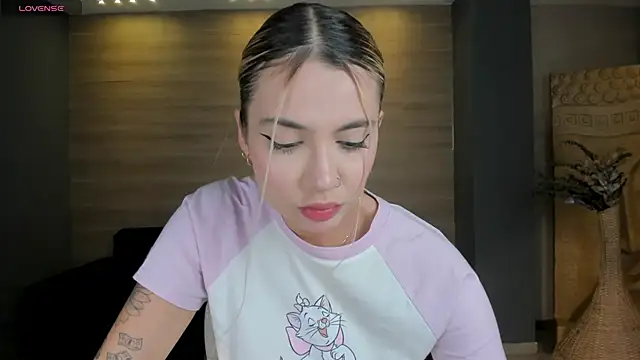 NiaHolland online show from October 23, 7:56 pm