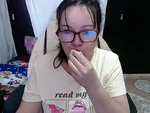 Snapshot of Sonialorens_ chatting on December 10, 2:50 pm Sonialorens online show from December 10, 2:50 pm