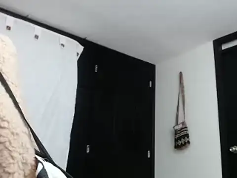 Snapshot of Sonialorens_ chatting on December 10, 9:11 pm Sonialorens online show from December 10, 9:11 pm