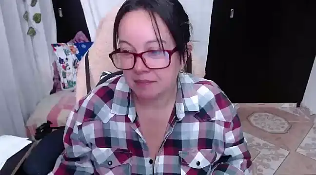 Snapshot of Sonialorens_ chatting on December 21, 3:31 pm Sonialorens online show from December 21, 3:31 pm