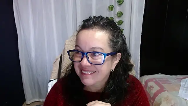 Snapshot of Sonialorens_ chatting on January 14, 12:24 pm Sonialorens online show from January 14, 12:24 pm