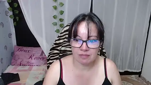 Snapshot of Sonialorens_ chatting on January 28, 9:19 pm Sonialorens online show from January 28, 9:19 pm