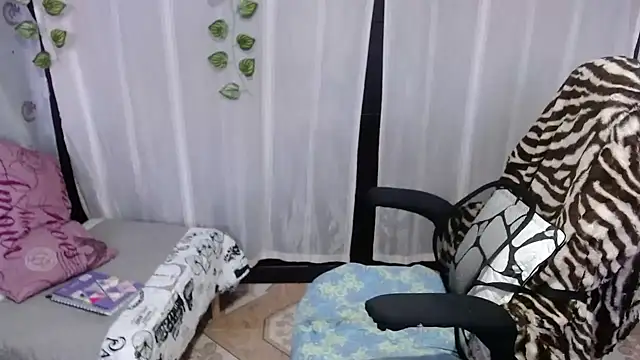 Snapshot of Sonialorens_ chatting on February 1, 12:16 pm Sonialorens online show from February 1, 12:16 pm