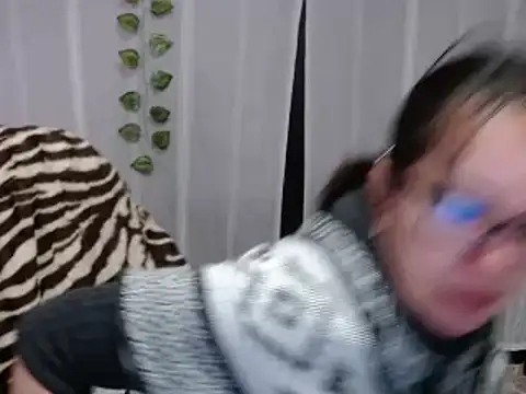 Snapshot of Sonialorens_ chatting on February 8, 12:28 pm Sonialorens online show from February 8, 12:28 pm