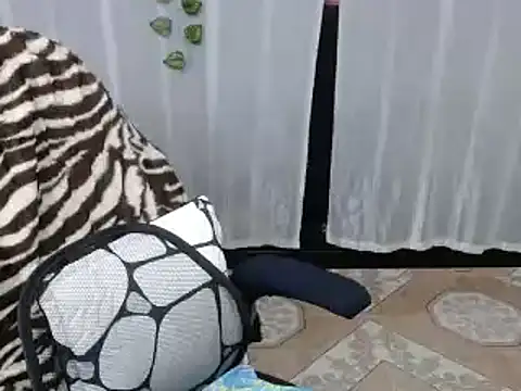 Snapshot of Sonialorens_ chatting on February 11, 8:10 pm Sonialorens online show from February 11, 8:10 pm