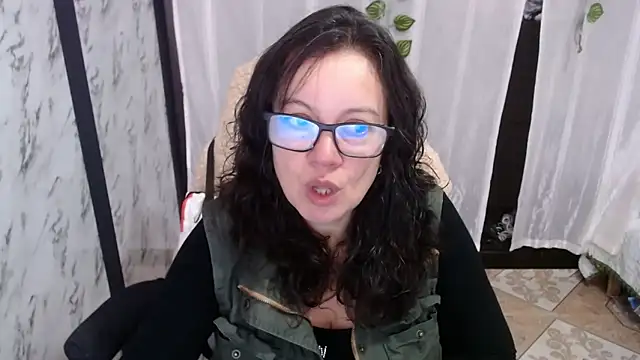 Snapshot of Sonialorens_ chatting on March 5, 12:44 pm Sonialorens online show from March 5, 12:44 pm