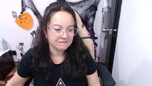 Snapshot of Sonialorens_ chatting on November 2, 11:18 pm Sonialorens online show from November 2, 11:18 pm