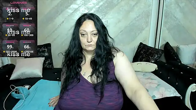 Snapshot of lady_lauren chatting on October 20, 4:02 am lady lauren online show from October 20, 4:02 am